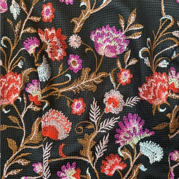 White House black market black floral embroidered sleeveless sheath dress, sz 8 - Picture 4 of 10